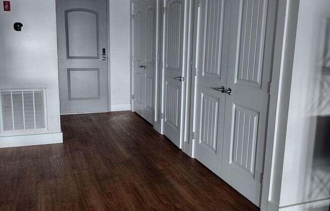 Studio, 1 bath, 1,406 sqft, $2,130, Unit 102