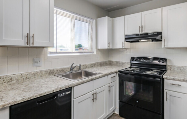 2 beds, 1 bath, 900 sqft, $1,249, Unit 546-21-D