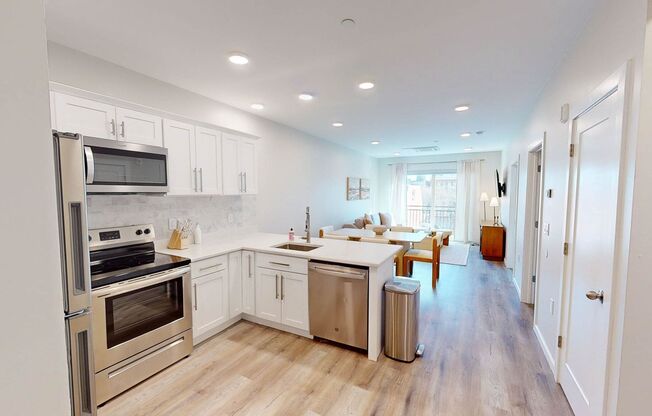 2 beds, 1 bath, 719 sqft, $2,750, Unit 212