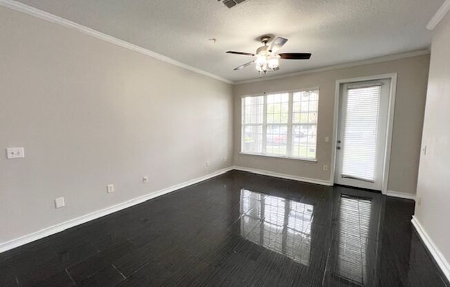 3 beds, 2 baths, $2,000, Unit # 2110