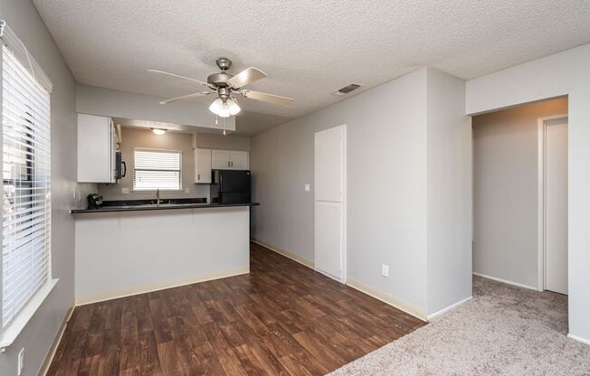 2 beds, 1 bath, 860 sqft, $1,800, Unit 224