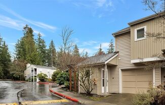 Large 1BR with New Carpeting!!!!