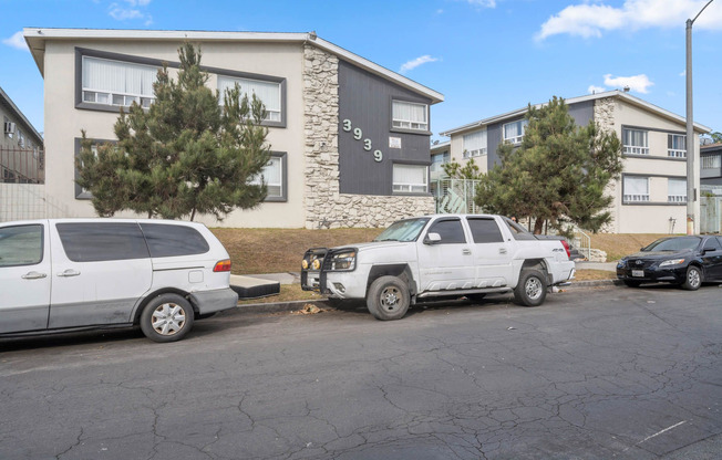 3933 - 3939 Nicolet Ave