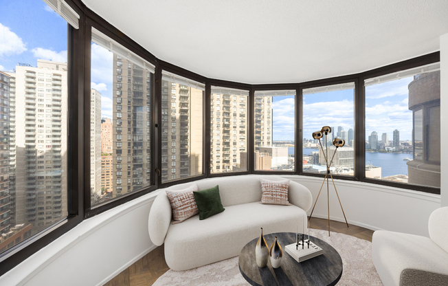 1 bed, 1 bath, 571 sqft, $3,850, Unit 22H