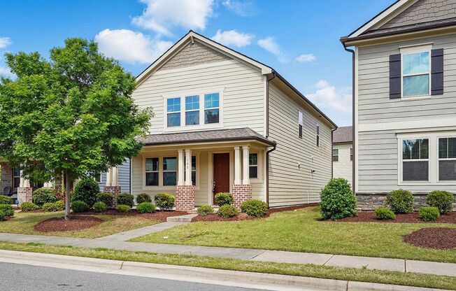 AVAILABLE NOW!-BUNGALOW STYLE HOME -JUST BEAUTIFUL!