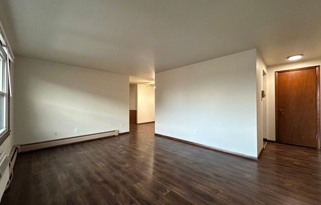 2 beds, 1 bath, 800 sqft, $895, Unit Apt. 7