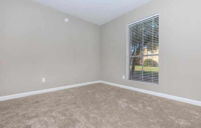 3 beds, 2 baths, 1,156 sqft, $1,400