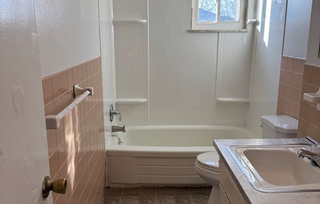 Warrensville Heights 2 bedroom Townhome