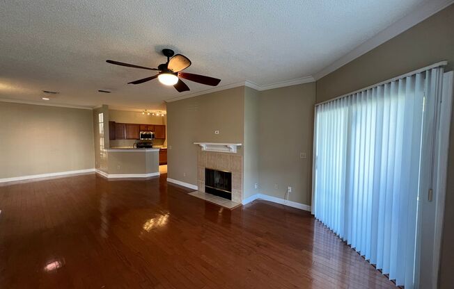 3 beds, 2 baths, $1,700, Unit Unit 1811