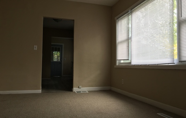 Beautiful 3 Bedroom 1 bath house in St. Paul