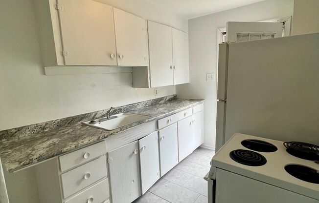 Studio, 1 bath, 580 sqft, $495, Unit Unit 1