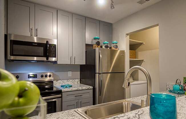 Model_Kitchen_Compass_Apartments