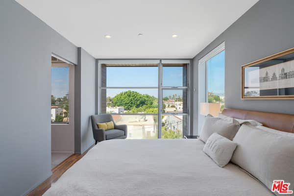 611 N Bronson Ave Apt 10