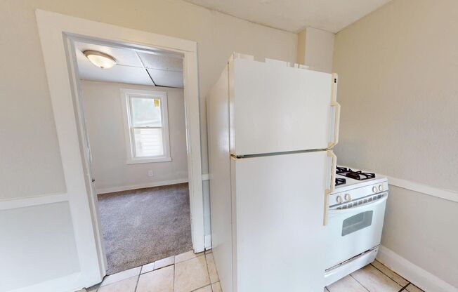 2 beds, 1 bath, 735 sqft, $900, Unit Unit 4