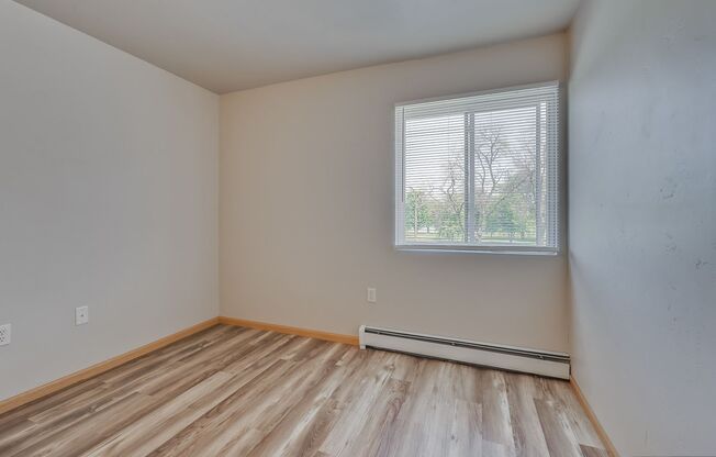 2 beds, 1 bath, 725 sqft, $1,099, Unit 1645-14