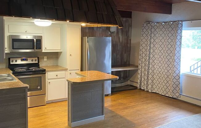812 W 29th Place