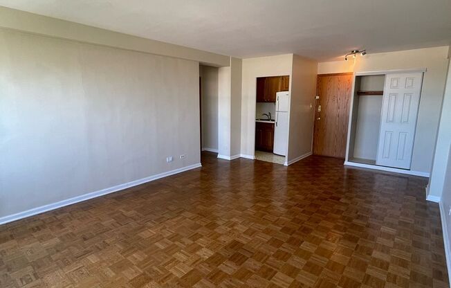 1 bed, 1 bath, 700 sqft, $1,850, Unit 418-1411