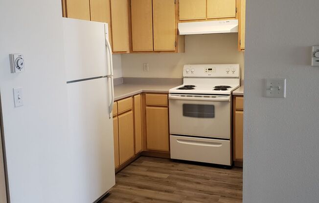 2 beds, 1 bath, 890 sqft, $1,295, Unit A201