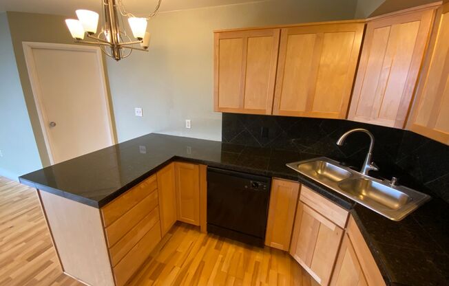 2 beds, 2 baths, $1,600