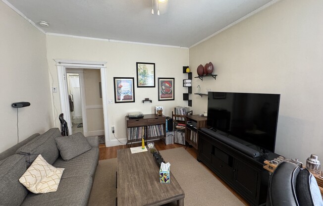 109 STRATHMORE RD