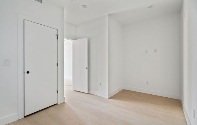 2400 W Montgomery Ave