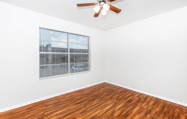 3 beds, 1.5 baths, 1,125 sqft, $1,495