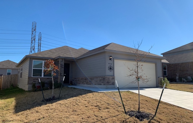 CUTE ONE STORY HOME FEATURING 3 BEDROOMS / 2 BATHS*NORTH EAST ISD