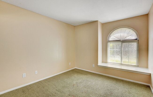 3 beds, 2 baths, $1,520, Unit # 1039