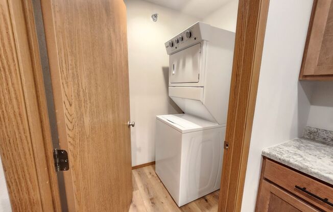 2 beds, 1 bath, 1,006 sqft, $1,290, Unit 3520 108