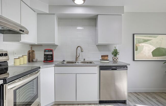 2 beds, 1 bath, 960 sqft, $1,525, Unit 7571-101