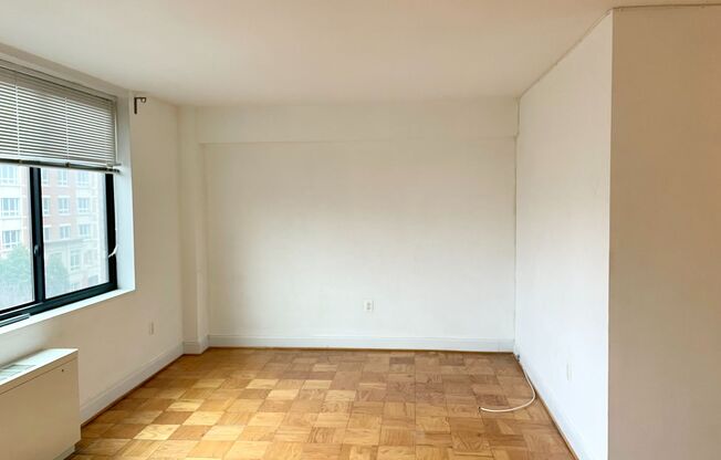 Studio, 1 bath, $1,400