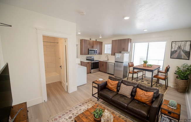 1 bed, 1 bath, 465 sqft, $1,099, Unit 13