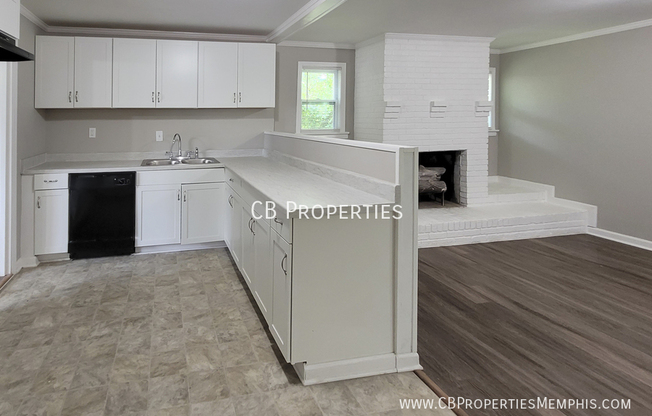 384 LILLIAN DR