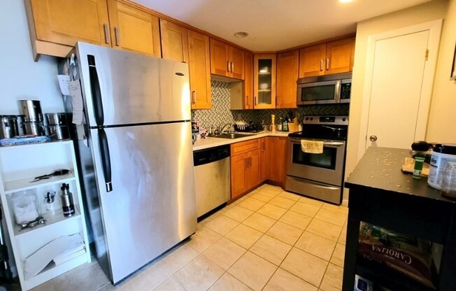 1 bed, 1 bath, 610 sqft, $2,100, Unit 8