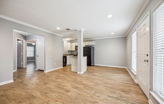 2 beds, 1 bath, 775 sqft, $1,595, Unit 29