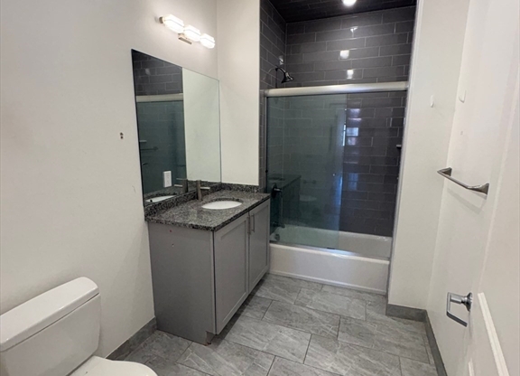 2 beds, 1 bath, $2,250, Unit 202