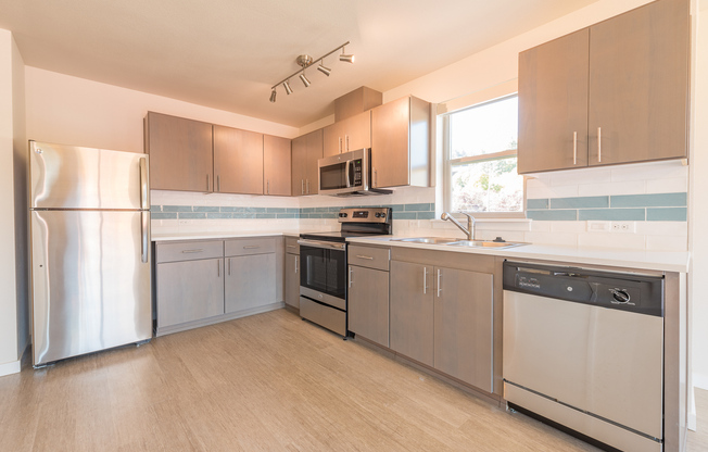 1 bed, 1 bath, 686 sqft, $1,650, Unit 2204