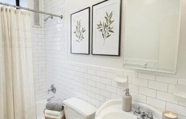 2 beds, 1 bath, $4,650, Unit 11L1