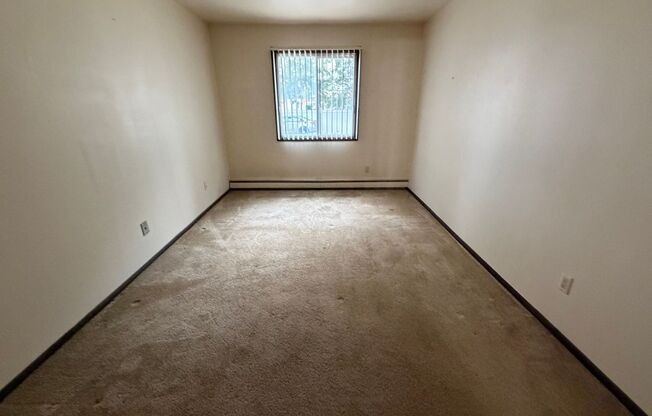 1 bed, 1 bath, $795, Unit 37