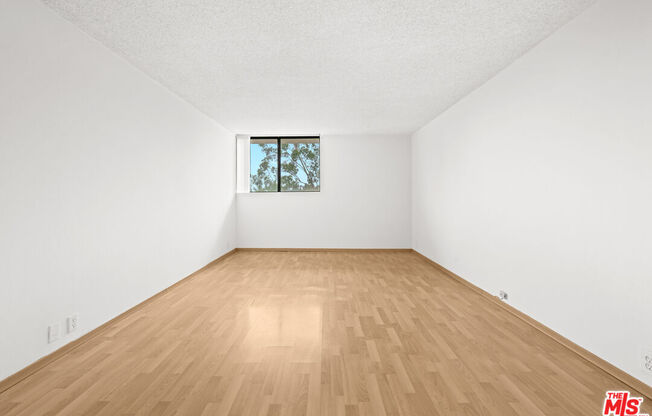 2 beds, 2 baths, 1,088 sqft, $4,600, Unit 810