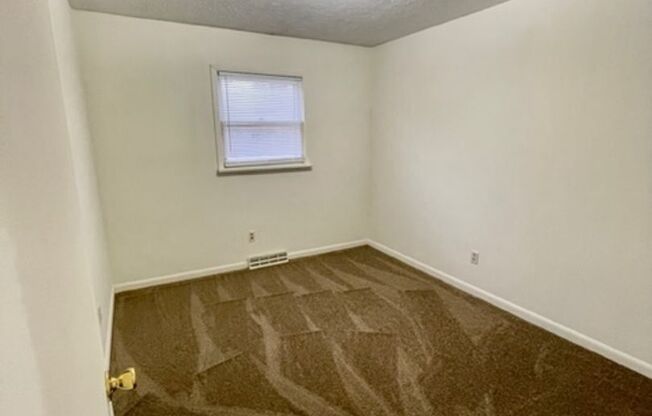 3 beds, 1 bath, $1,250