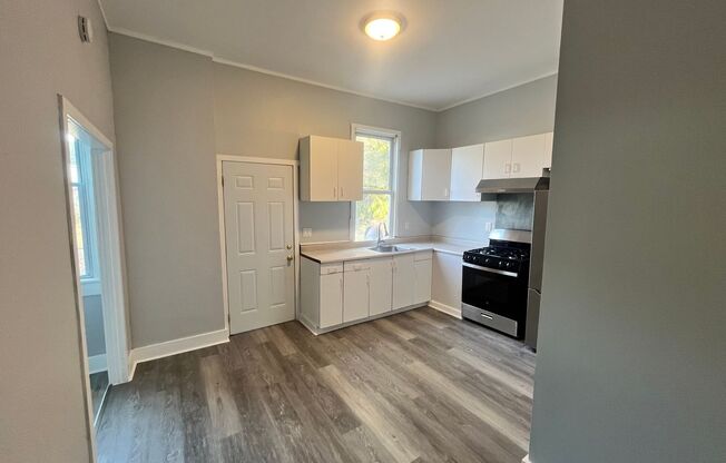 3 beds, 1 bath, $1,545, Unit Unit 1