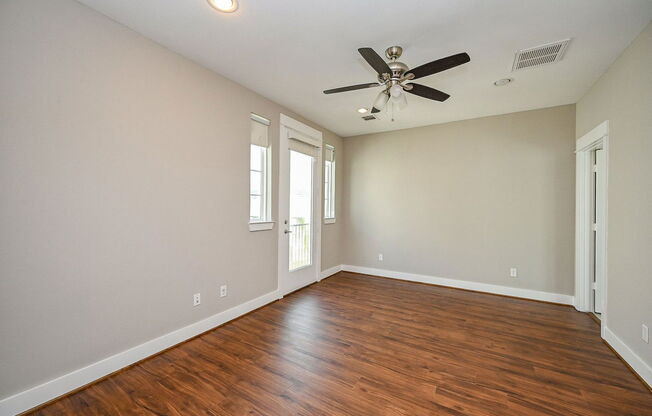 3 beds, 3.5 baths, 2,427 sqft, $2,900, Unit C