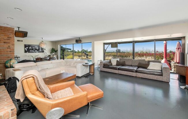 5526 N. Camelback Canyon Dr, Phoenix, AZ 85018