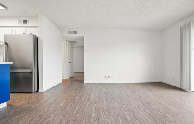 1 bed, 1 bath, 560 sqft, $1,400, Unit 1324-100