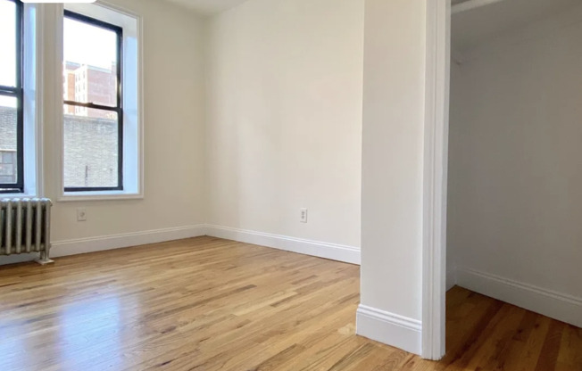 222 THOMPSON ST