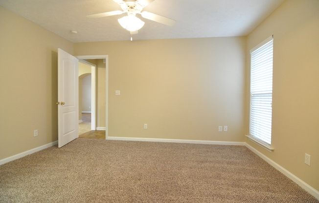 3 beds, 2 baths, $1,350