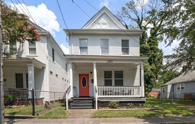 2011 LANSING AVE
