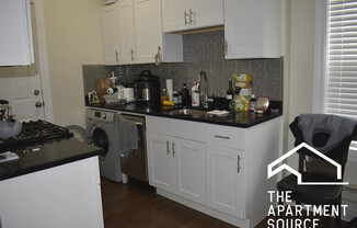 3817 N Greenview Ave