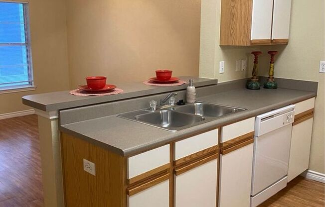 1 bed, 1 bath, 543 sqft, $749
